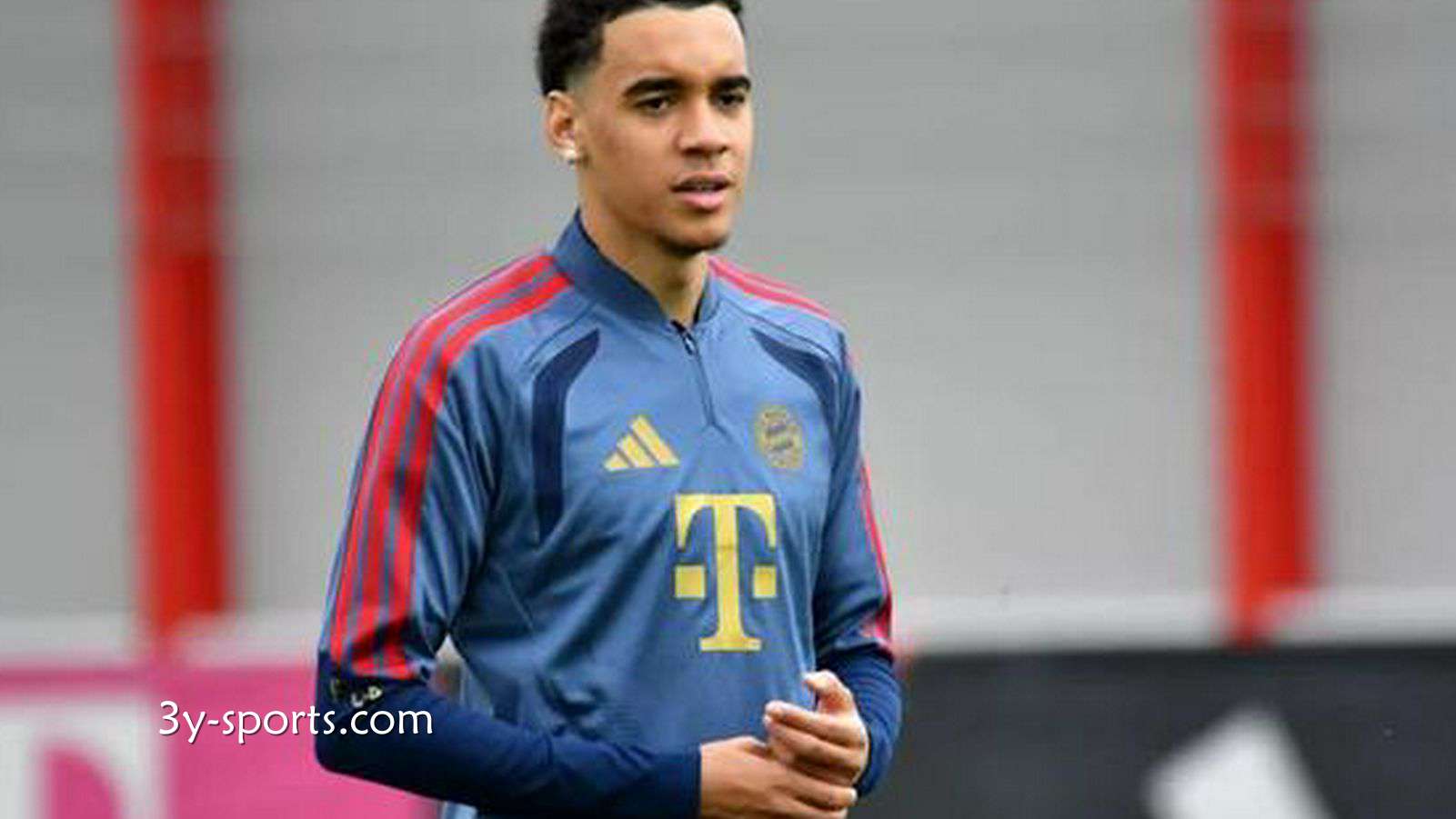 三亿体育独家报道:踢球者|穆西亚拉预计7月底恢复训练,目标是赶上德超杯决赛