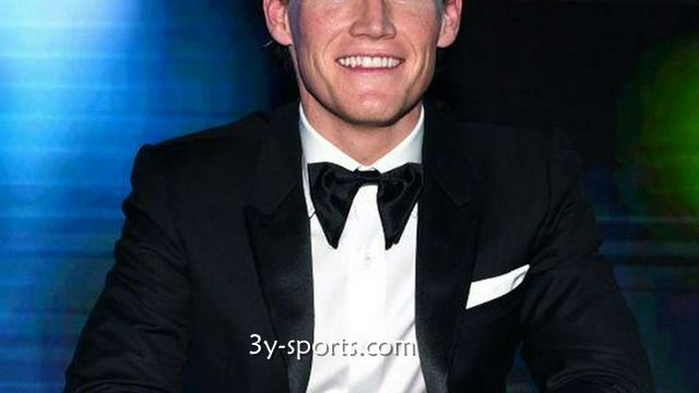 三亿体育热点聚焦：10球3助攻！曝麦克托米奈无缘回归曼联，意甲MVP将加薪续约留队